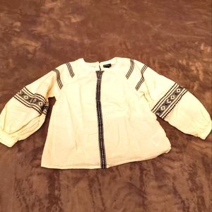 Art Class 4T embroidered top